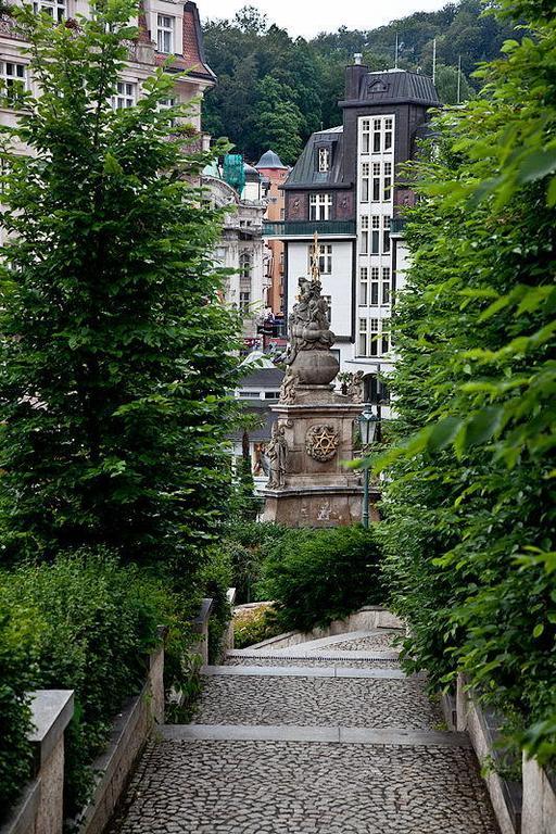 Hotel Asila à Karlovy Vary Extérieur photo