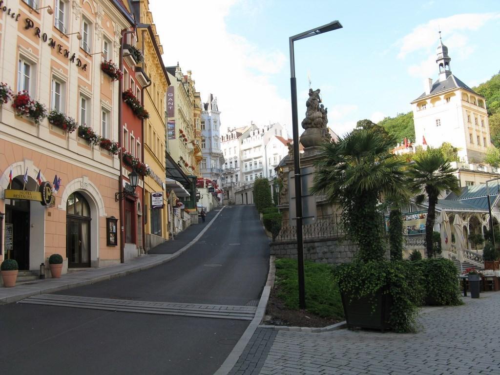 Hotel Asila à Karlovy Vary Extérieur photo